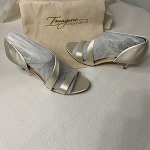 Vince Camuto Deluxe Satin Ivory Shoes 6M/36 1/2